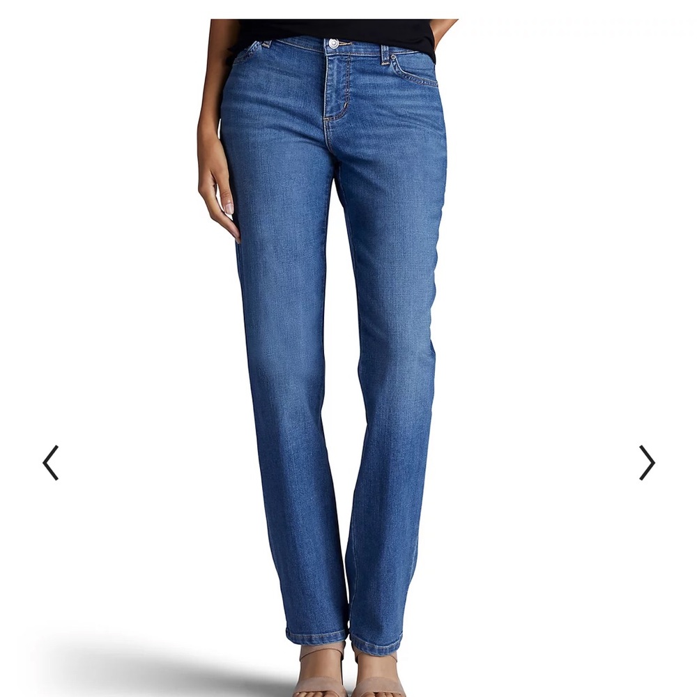 NWT Women's Lee® Relaxed Fit Straight-Leg Jeans- size 14 Short